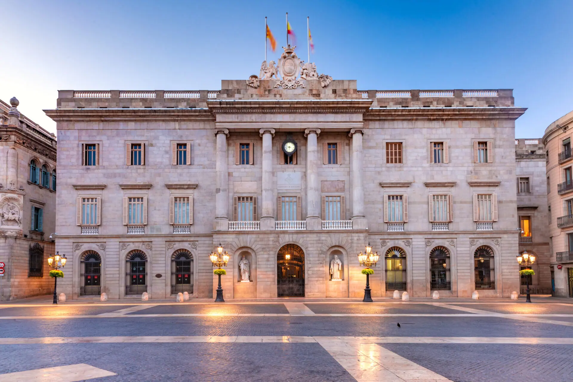 l Colegio de Registradores y el Ayuntamiento de Barcelona firman un convenio para intercambiar información en materia de alquiler turístico