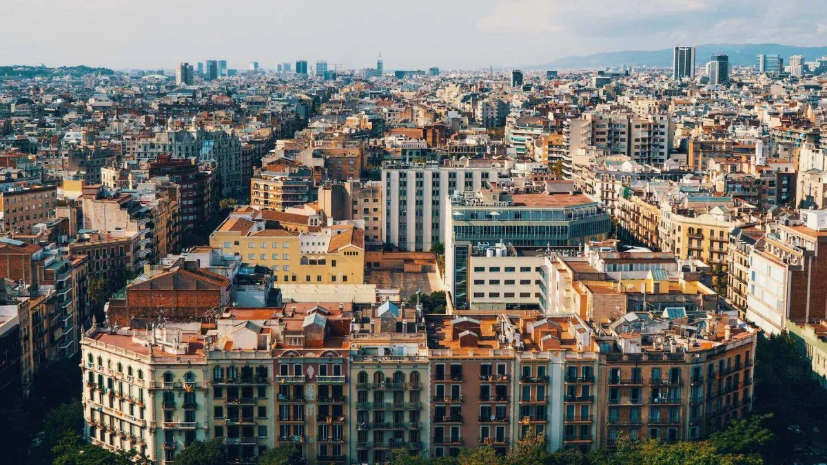 Los Registradores amplían la colaboración con ayuntamientos y Comunidades Autónomas para reforzar la transparencia del alquiler turístico