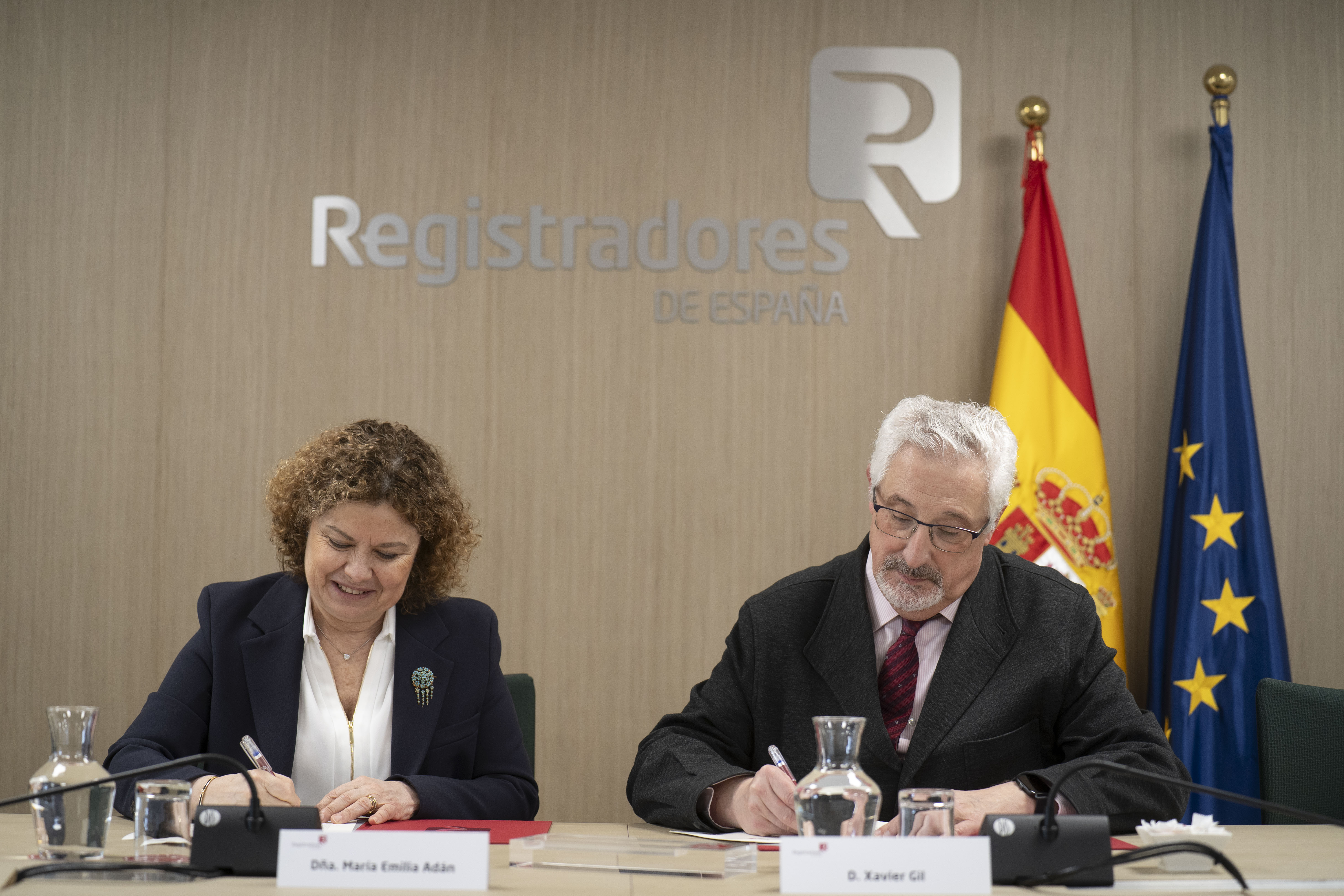 ACIJUR Y EL COLEGIO DE REGISTRADORES FIRMAN UN CONVENIO DE COLABORACIÓN